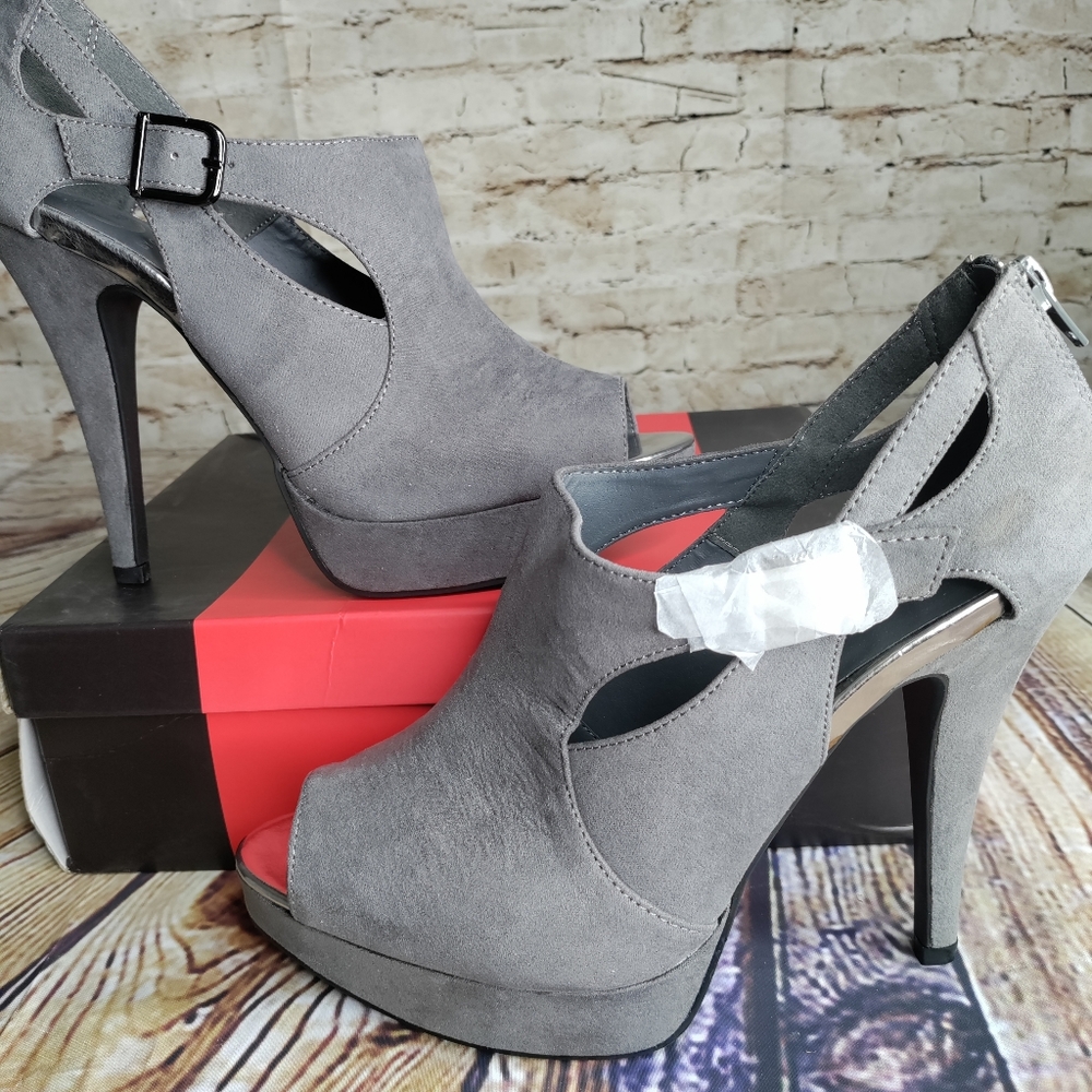By Guess New Fake Suede Size 10